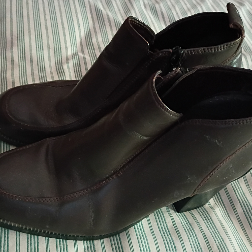 Newport News Brown Ankle Booties 9, GUC